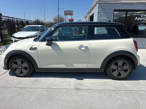 Used 2023 MINI Cooper 2-Door Hardtop image 8