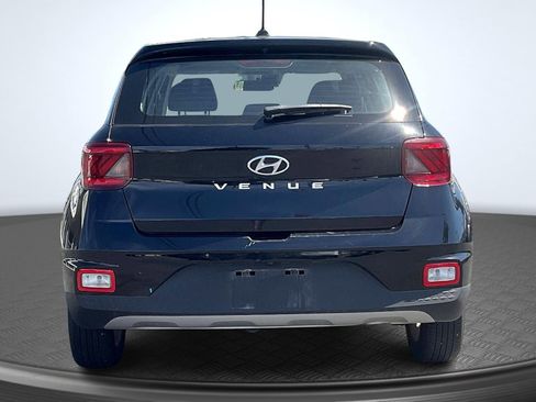 Used 2024 Hyundai Venue SE image 4
