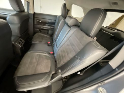 Used 2020 Mitsubishi Outlander SE AWD/4WD image 21