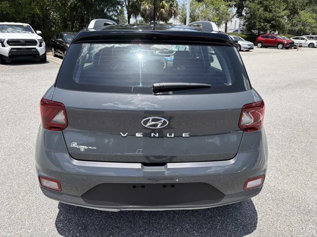 Used 2023 Hyundai Venue Limited w/ Cargo Package FWD image 3
