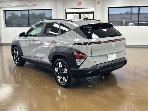 Used 2025 Hyundai Kona SEL FWD image 7