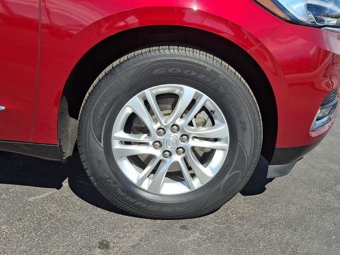 Used 2019 Buick Enclave Essence image 8