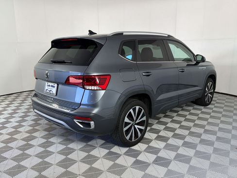 Used 2023 Volkswagen Taos SE FWD image 9