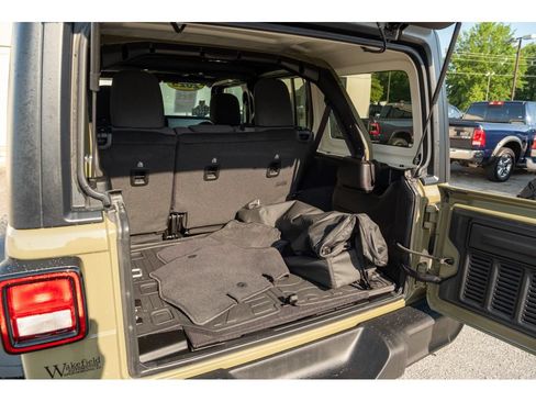 Used 2025 Jeep Wrangler Unlimited Sport AWD/4WD image 31