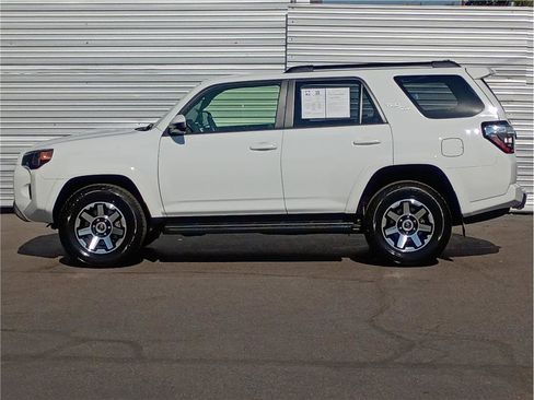 Used 2024 Toyota 4Runner TRD Off-Road image 7