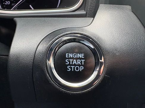 Used 2019 Toyota Avalon XSE image 22