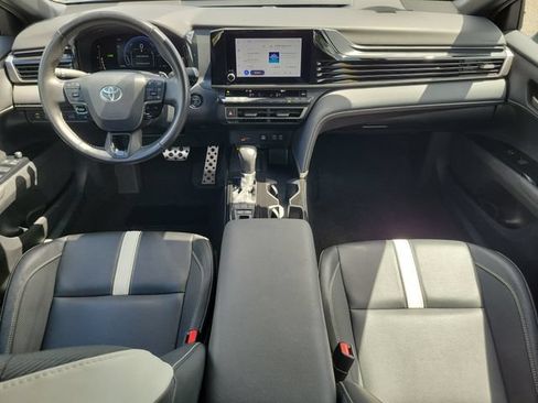 Used 2025 Toyota Camry SE FWD image 14