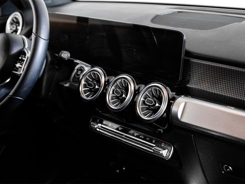 Used 2023 Mercedes-Benz EQB 250+ image 20