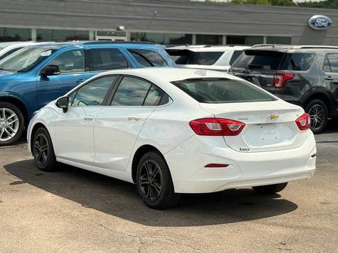 Used 2017 Chevrolet Cruze LT FWD image 30