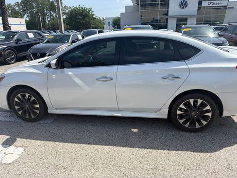 Used 2019 Nissan Sentra SR FWD image 4