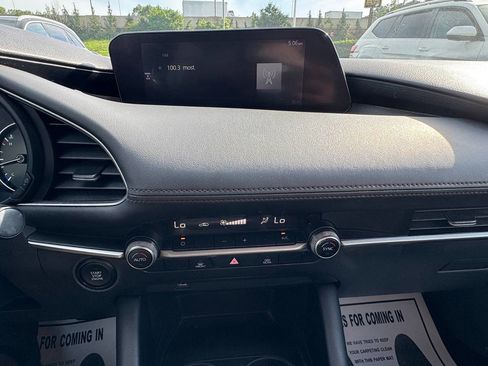 Used 2021 MAZDA MAZDA3 s FWD image 10