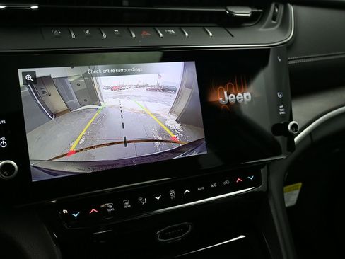 New 2026 Jeep Grand Cherokee Altitude image 22