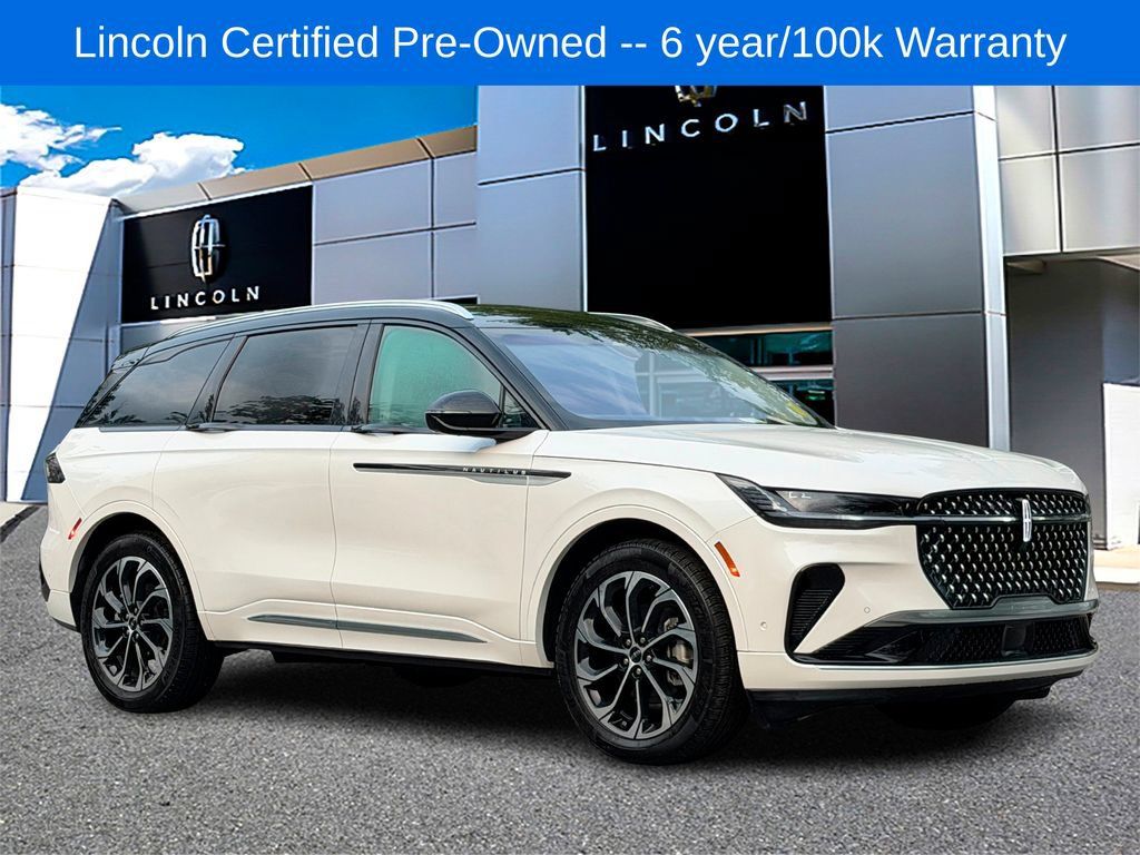 Certified 2024 Lincoln Nautilus Reserve AWD/4WD image 1