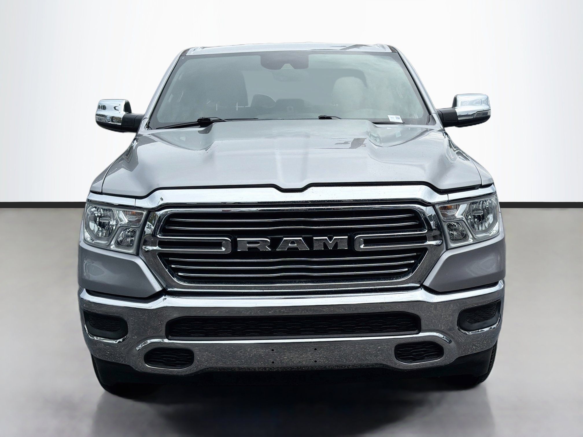 Used 2024 RAM 1500 Laramie AWD/4WD image 8