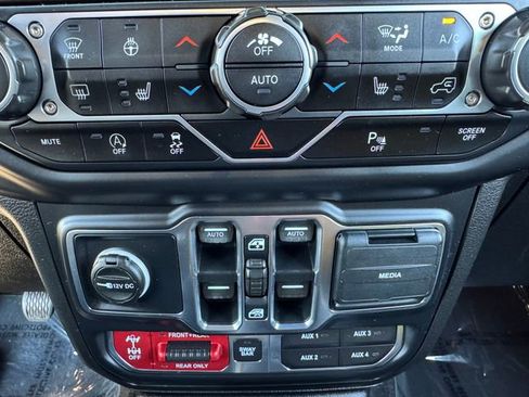 Used 2019 Jeep Wrangler Unlimited Rubicon w/ Dual Top Group AWD/4WD image 27