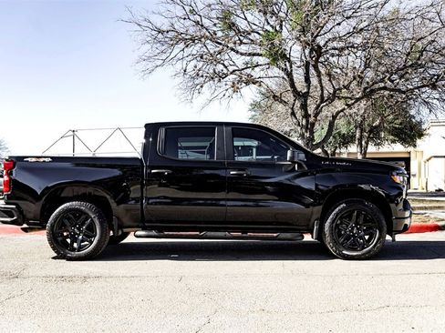 Used 2024 Chevrolet Silverado 1500 Custom w/ Turbomax Blackout Package image 4