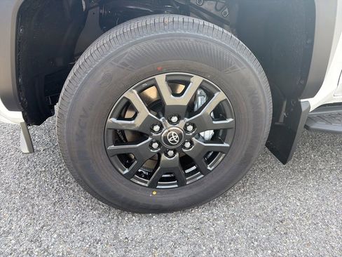 New 2026 Toyota 4Runner SR5 AWD/4WD image 7