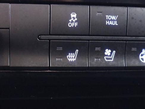 Used 2018 RAM 1500 Sport image 23