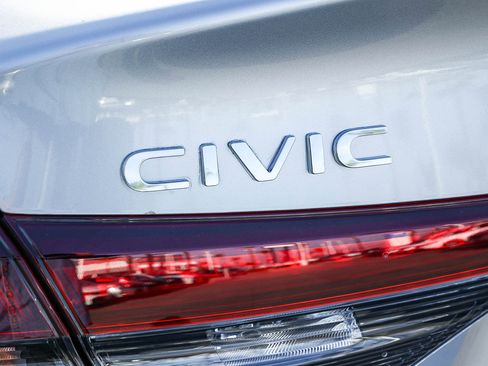 Certified 2025 Honda Civic Sport image 9