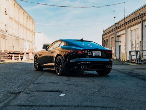 Used 2021 Jaguar F-TYPE R image 11