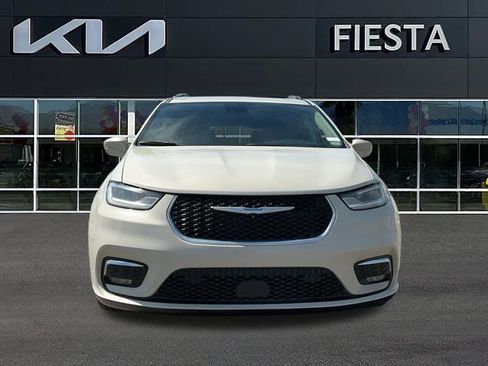 Used 2021 Chrysler Pacifica Touring-L w/ Uconnect Theater Family Group image 3