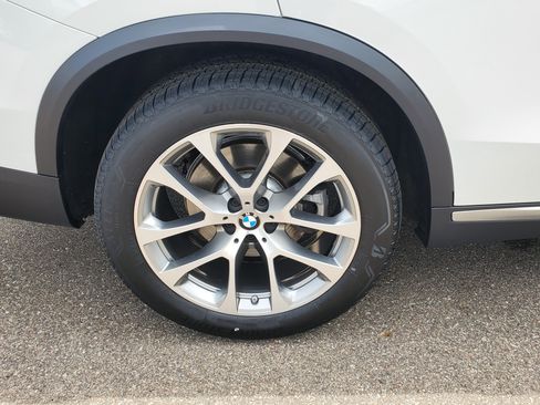 Used 2025 BMW X5 xDrive40i w/ Premium Package AWD/4WD image 37