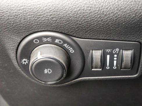 New 2026 Jeep Compass Limited w/ Sun, Sound & Navigation Group AWD/4WD image 28