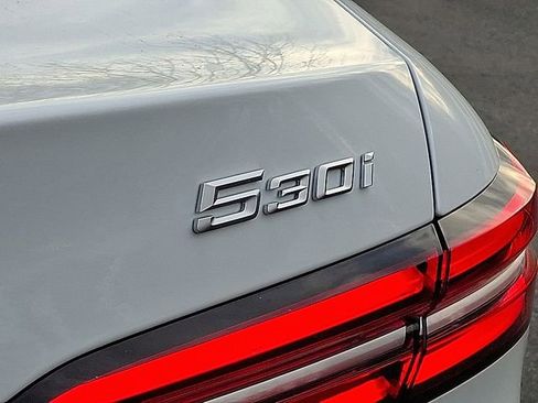 New 2026 BMW 530i xDrive AWD/4WD image 9