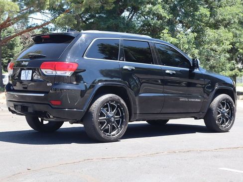 Used 2018 Jeep Grand Cherokee Overland AWD/4WD image 5