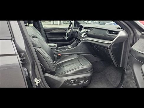 Used 2024 Jeep Grand Cherokee L Limited w/ Luxury Tech Group II AWD/4WD image 10