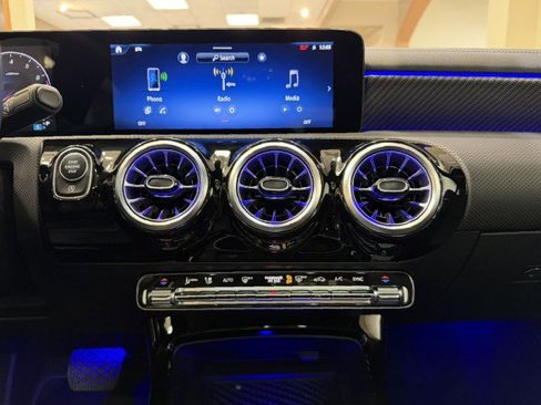 Used 2025 Mercedes-Benz CLA 250 image 12