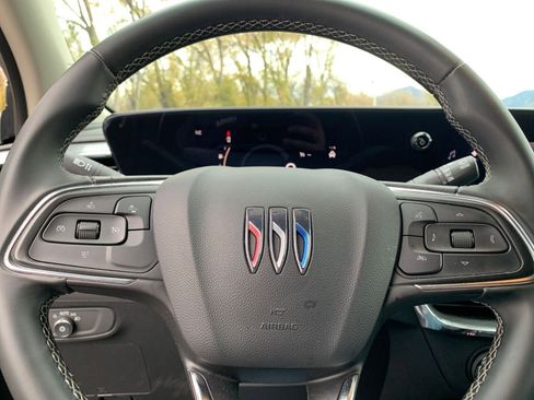 Used 2025 Buick Encore GX Preferred image 25