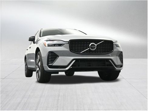 New 2025 Volvo XC60 T8 Plus w/ Protection Package Premier AWD/4WD image 28