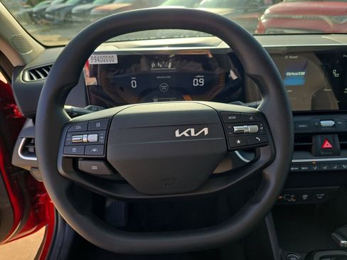 New 2025 Kia K4 LXS image 31