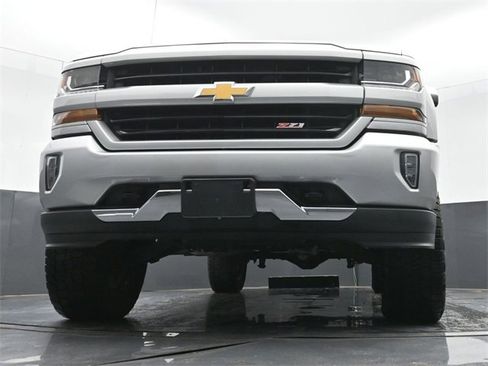 Used 2018 Chevrolet Silverado 1500 LT w/ All Star Edition image 38
