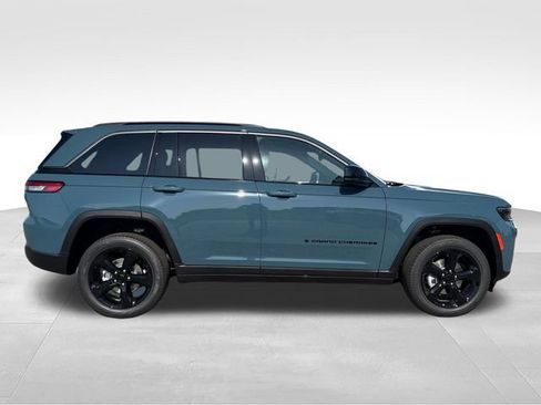 New 2026 Jeep Grand Cherokee Limited w/ Limited Altitude Package AWD/4WD image 21