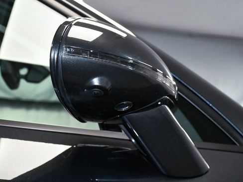 Used 2024 Porsche Macan AWD/4WD image 69