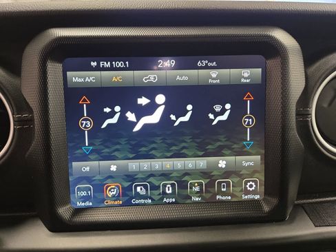 Used 2022 Jeep Wrangler Unlimited Sahara image 25