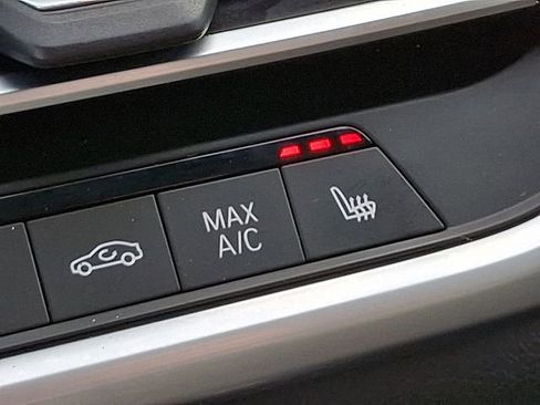 Used 2023 BMW X6 xDrive40i w/ Premium Package image 33