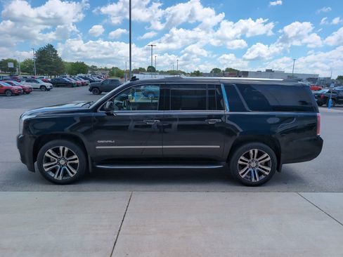 Used 2017 GMC Yukon XL Denali w/ Open Road Package AWD/4WD image 5