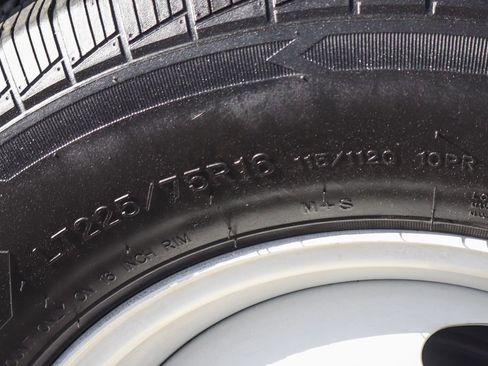 Used 2017 Ford E-450 and Econoline 450 Super Duty w/ Power Windows & Locks Group image 34