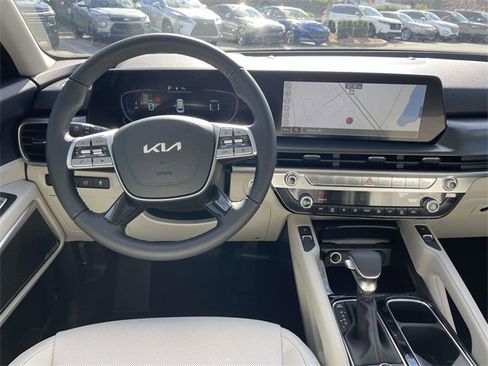 New 2025 Kia Telluride S image 3
