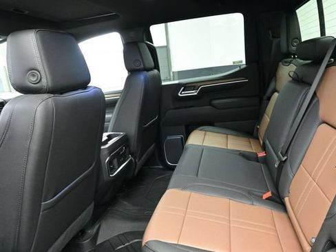 New 2026 Chevrolet Silverado 1500 High Country AWD/4WD image 9