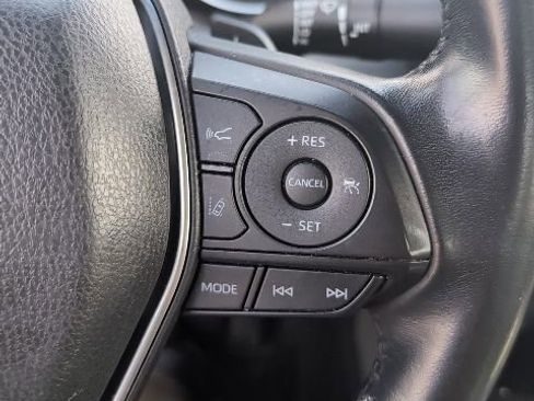 Used 2018 Toyota Camry SE image 17