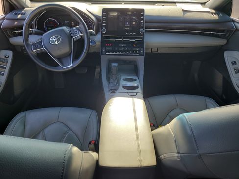 Used 2019 Toyota Avalon XLE image 14