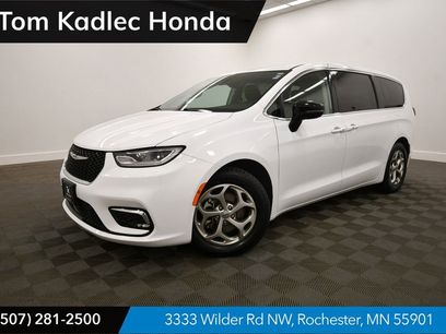 Used 2024 Chrysler Pacifica Limited