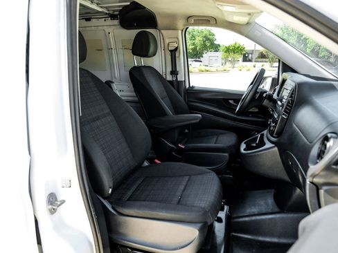 Used 2018 Mercedes-Benz Metris image 27