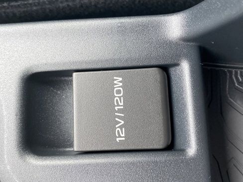 Used 2025 Subaru Forester Limited image 36