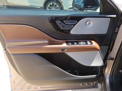 Used 2021 Lincoln Aviator Reserve w/ Equipment Group 202A AWD/4WD image 24
