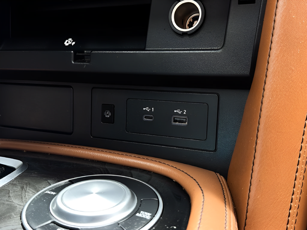 Used 2024 INFINITI QX80 Sensory w/ All-Season Package RWD image 10